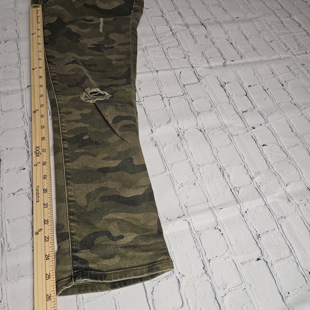 GAP Womens Size 28 Camo Distressed‎ Best Girlfriend Jeans 26 Inch Inseam Cropped - Picture 12 of 12